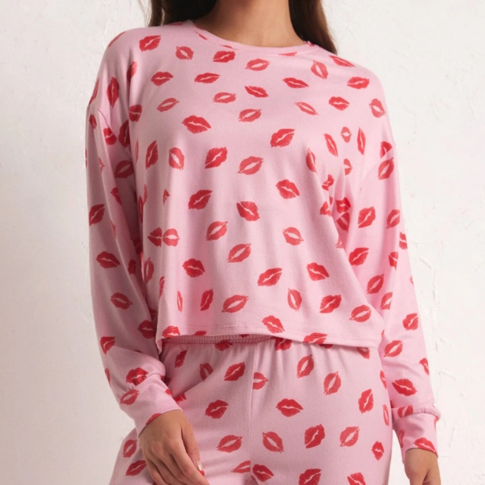 Z Supply Pink and Red Lip Print Lounge Set